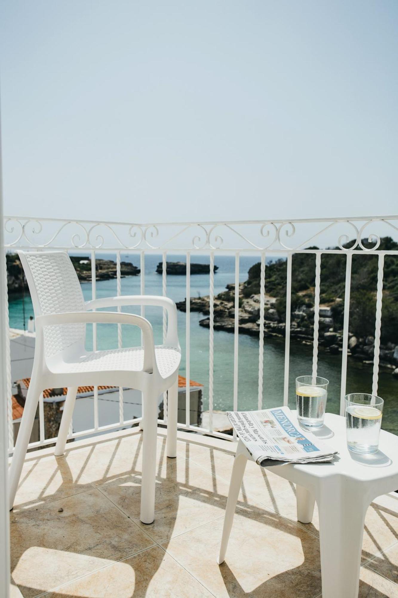 Hostal Xuroy Cala Alcaufar Exterior photo