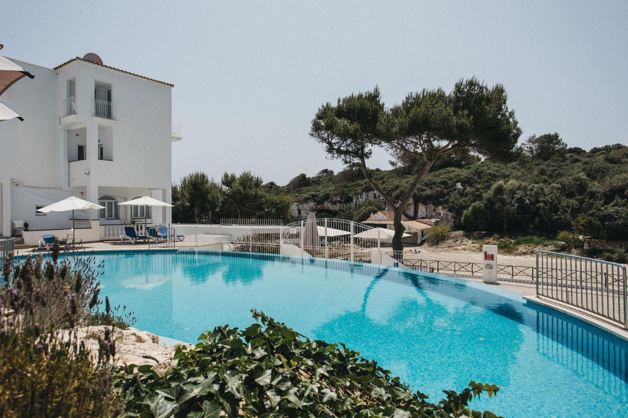 Hostal Xuroy Cala Alcaufar Exterior photo